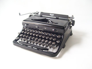 Manual typewriter